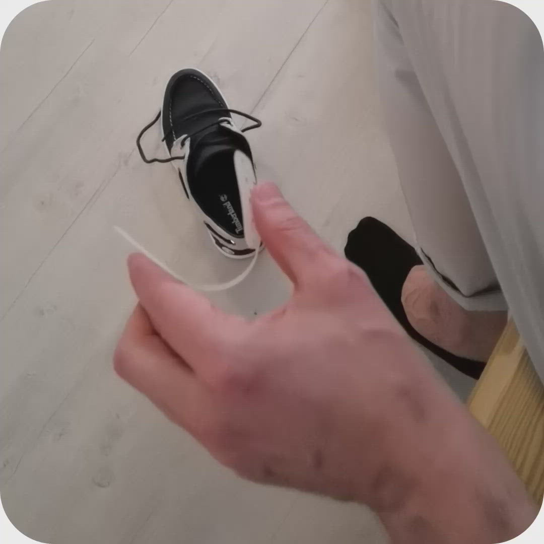Video laden: Du hast den Heellock-Strip in der Hand und schmiegst ihn locker in die Ferse Deines Schuhs